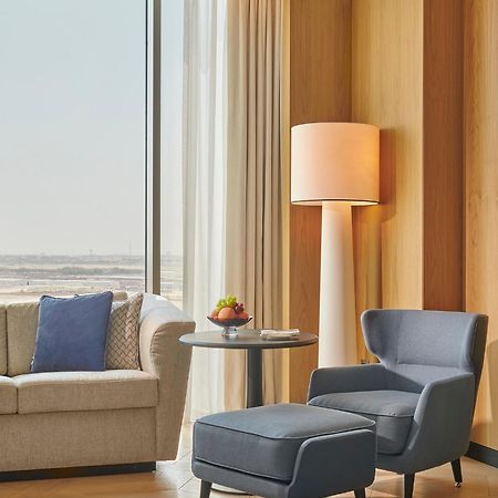 科威特君悦酒店 外观 照片 A floor lamp