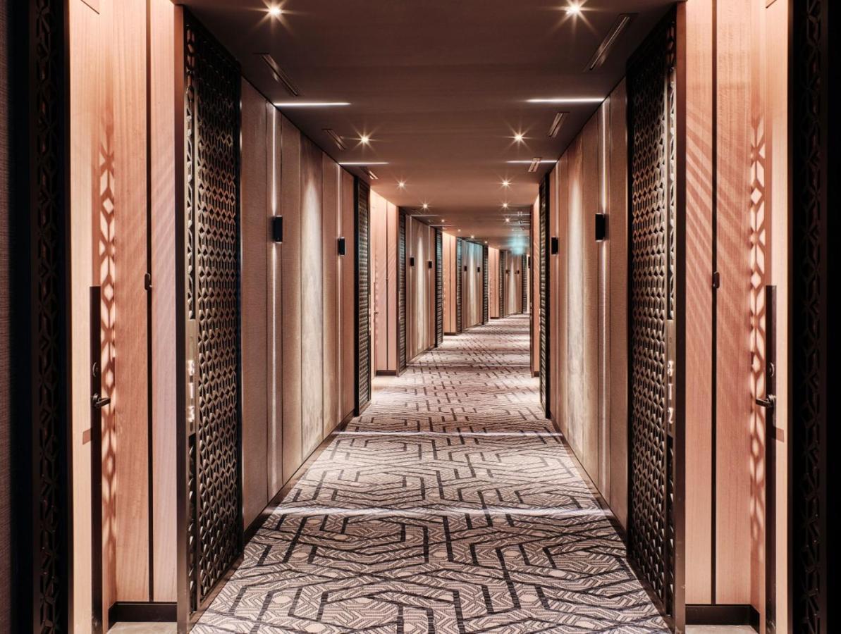 科威特君悦酒店 外观 照片 A corridor at the hotel