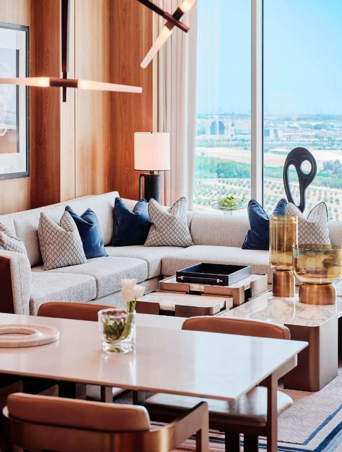 科威特君悦酒店 外观 照片 A living room at The Ritz-Carlton, DIFC