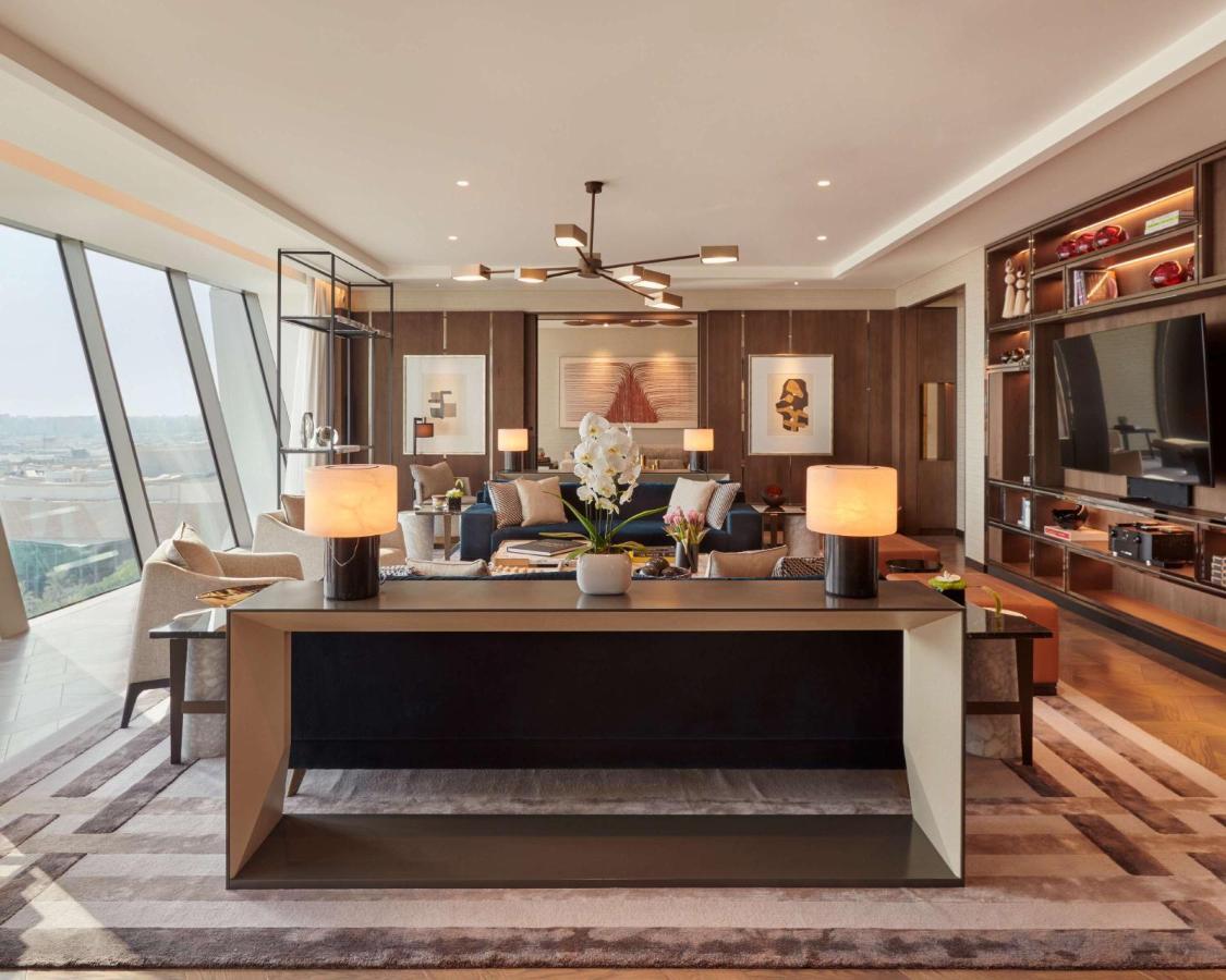 科威特君悦酒店 外观 照片 The living room of a Sky Residence