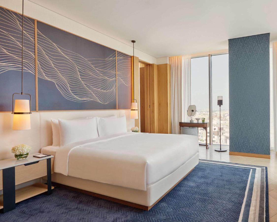 科威特君悦酒店 外观 照片 A bedroom at the hotel