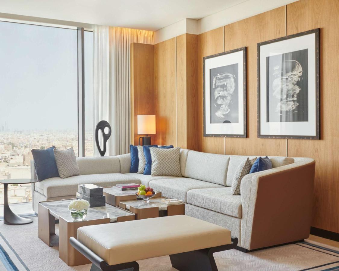 科威特君悦酒店 外观 照片 A living room at the Ritz-Carlton, Riyadh