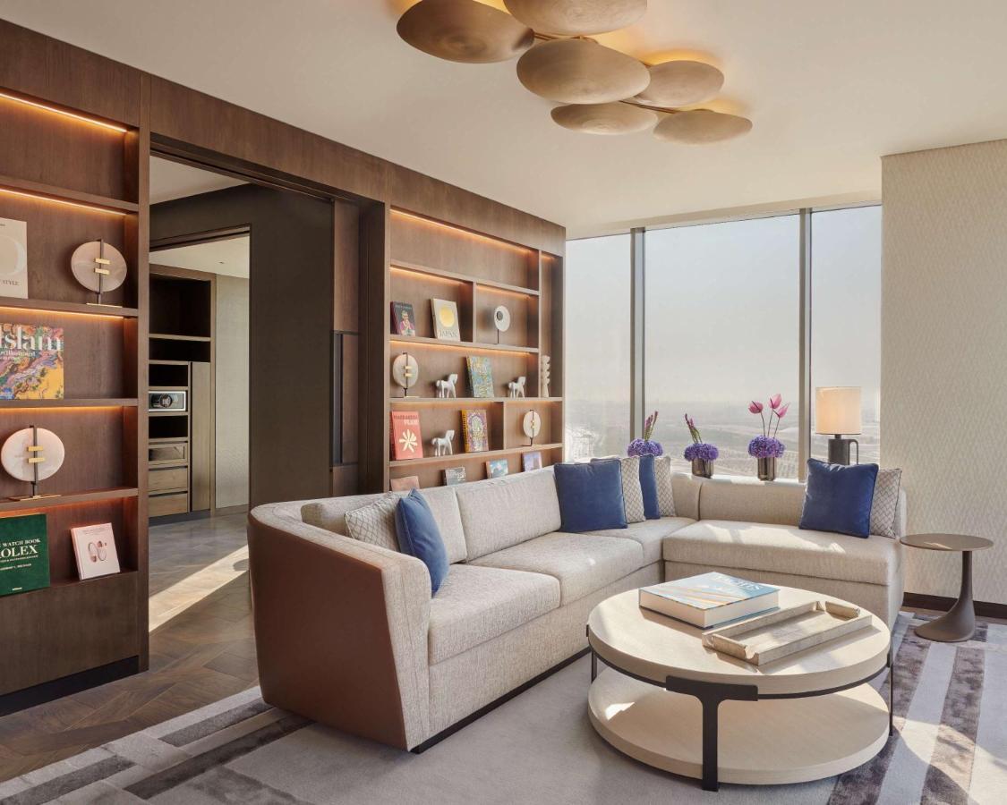 科威特君悦酒店 外观 照片 A living room at the Ritz-Carlton, DIFC