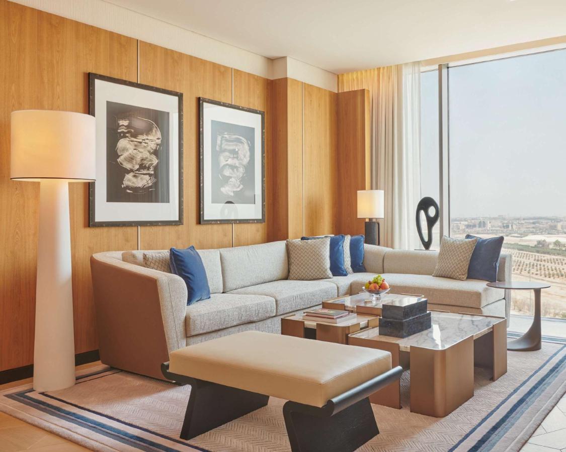 科威特君悦酒店 外观 照片 A living room at the Ritz-Carlton, DIFC