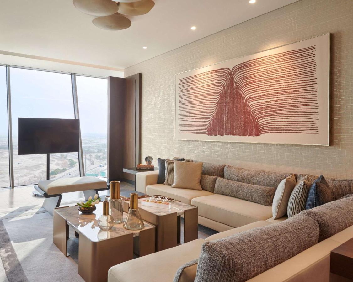 科威特君悦酒店 外观 照片 A living room at the Ritz-Carlton, DIFC