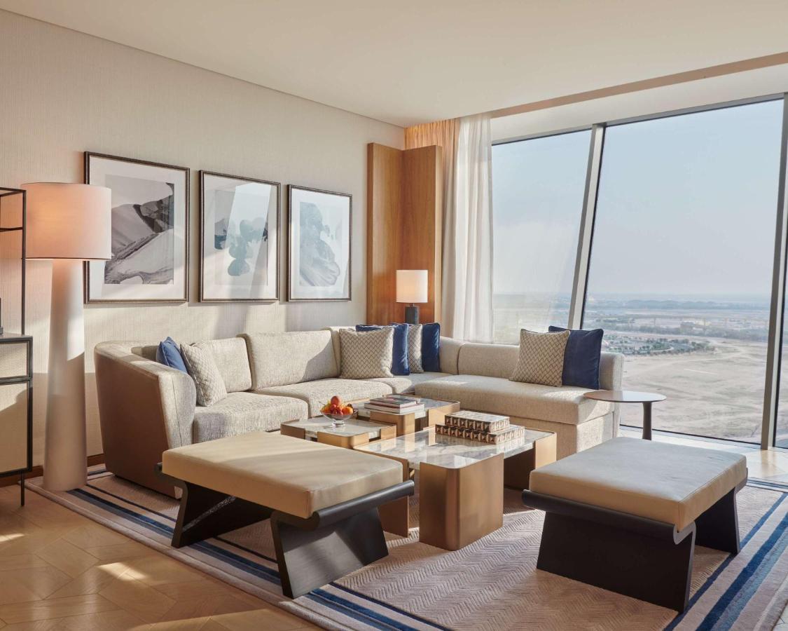 科威特君悦酒店 外观 照片 A living room at the Ritz-Carlton, DIFC